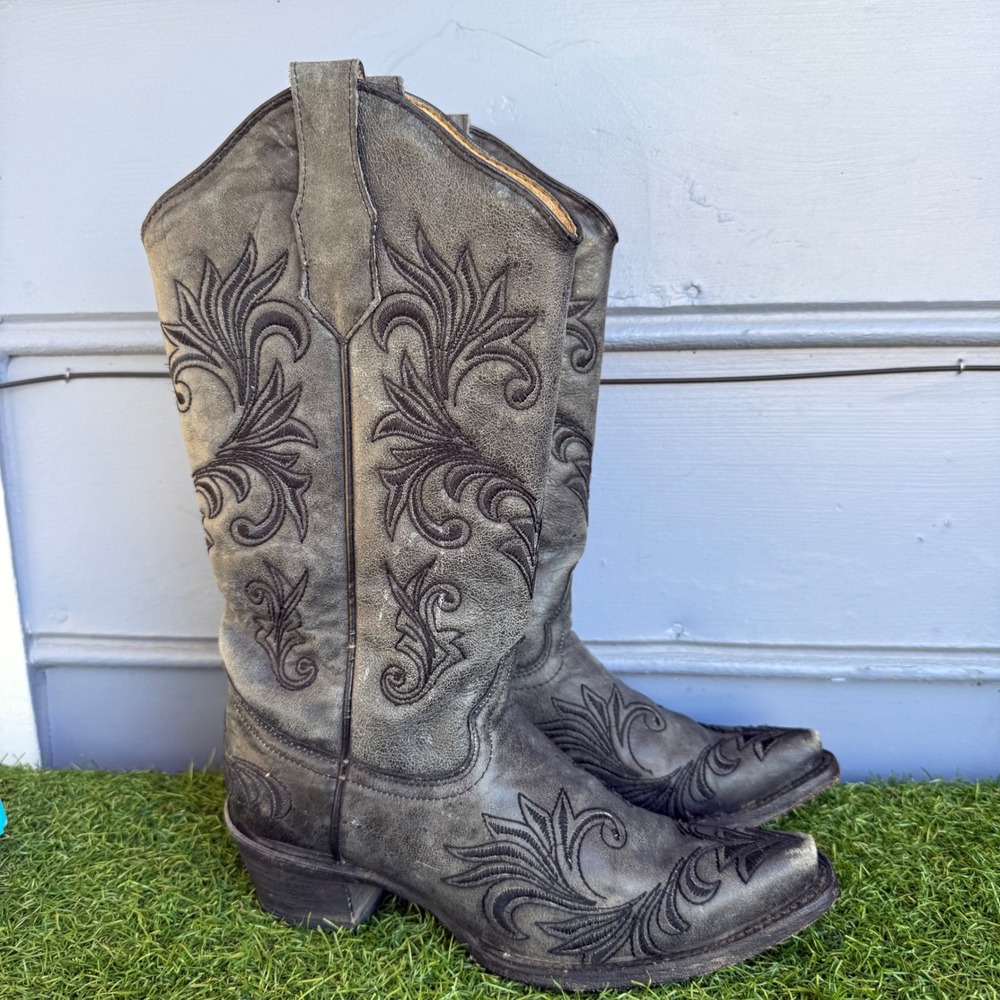 Circle G by Corral Women Gray Distressed Embroidered Snip Toe Western Boots 7 M